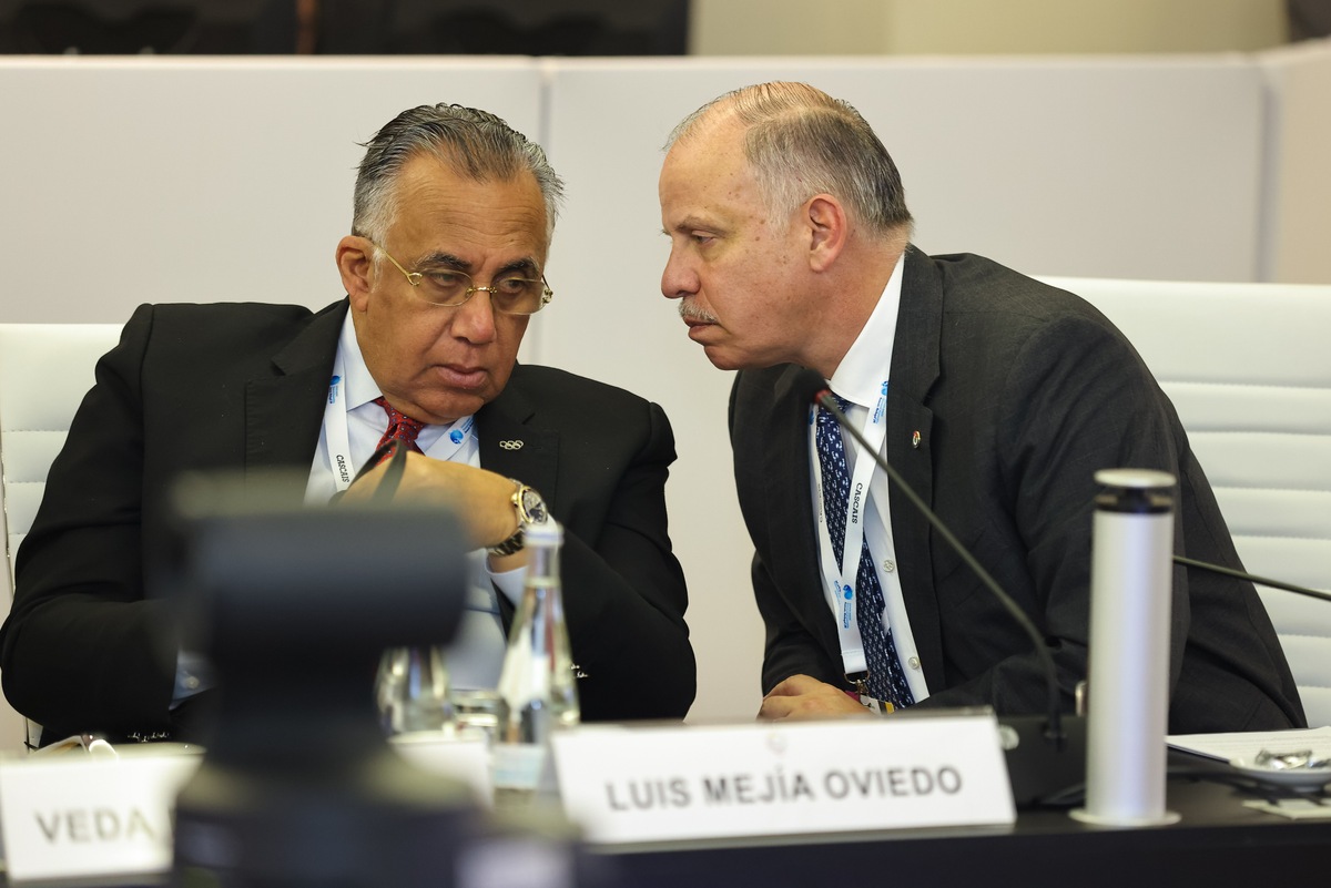 WL_90thECMeeting_2910-1293.jpg