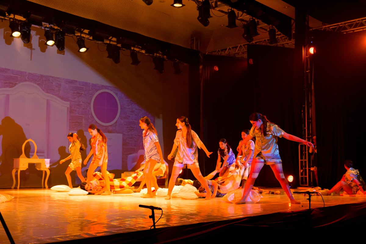 CCS_POETRYA_16-11_ELENCO_A-16.jpg