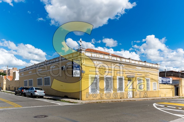30032024_Explorando a Singularidade da Casa Amarela na Esquina das Ruas José Martins e Duarte da Costa em Sorocaba, SP- Uma Jornada de Cores e História_0001.jpg