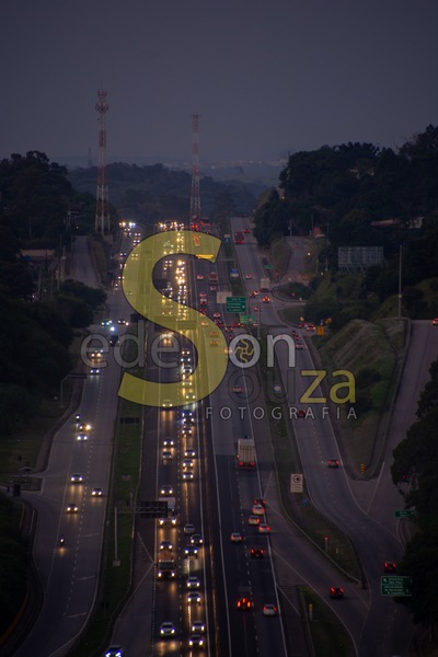 Encantadoras Paisagens do Alto do Morro da Mariquinha ao Entardecer- Uma Jornada Visual da Rodovia Raposo Tavares na Captutera, Sorocaba, SP, Brasil (4 de 5).jpg