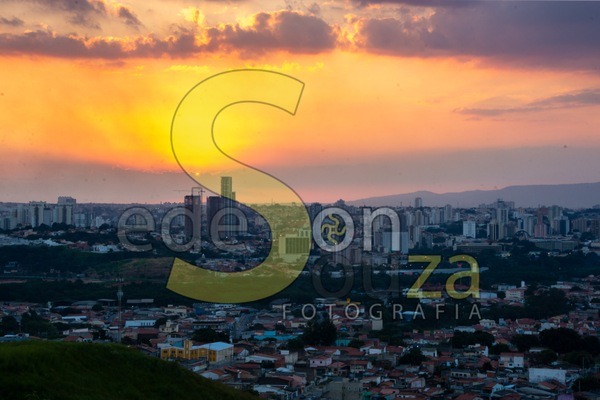 Deslumbrantes vistas do Morro da Mariquinha ao entardecer- Uma jornada visual sobre a beleza de Sorocaba, SP, Brasil, capturada em fotografias aéreas (13 de 18).jpg