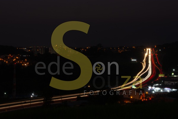 Explorando a Noite no Morro da Mariquinha- Fotografias Deslumbrantes da Rodovia Raposo Tavares na Captutera, Sorocaba, SP, Brasil (2 de 3).jpg