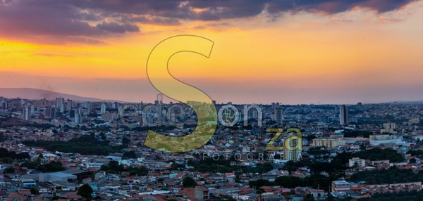 Deslumbrantes vistas do Morro da Mariquinha ao entardecer- Uma jornada visual sobre a beleza de Sorocaba, SP, Brasil, capturada em fotografias aéreas (11 de 18).jpg