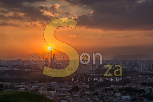Deslumbrantes vistas do Morro da Mariquinha ao entardecer- Uma jornada visual sobre a beleza de Sorocaba, SP, Brasil, capturada em fotografias aéreas (7 de 18).jpg