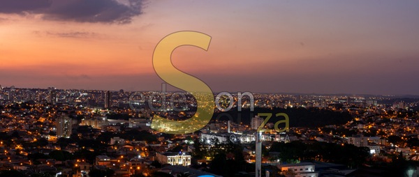 Emblemáticas Vistas Crepusculares do Morro da Mariquinha em Sorocaba, SP, Brasil- Uma Jornada Fotográfica ao Anoitecer (7 de 8).jpg