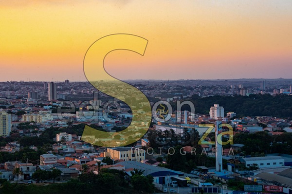Deslumbrantes vistas do Morro da Mariquinha ao entardecer- Uma jornada visual sobre a beleza de Sorocaba, SP, Brasil, capturada em fotografias aéreas (2 de 18).jpg